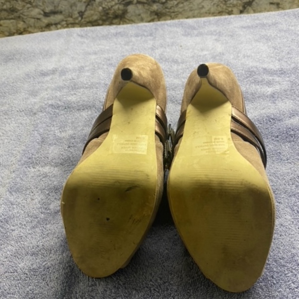 Open Toe Heels - Picture 4 of 9